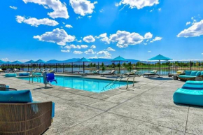 Designer Apt with Jacuzzi, Sky Lounge, Gym Access